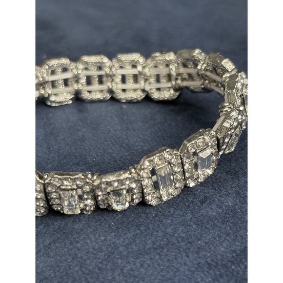 Sparkling Rhinestone Stretch Bracelet Silver Tone Glamorous Statement - Picture 4 of 4